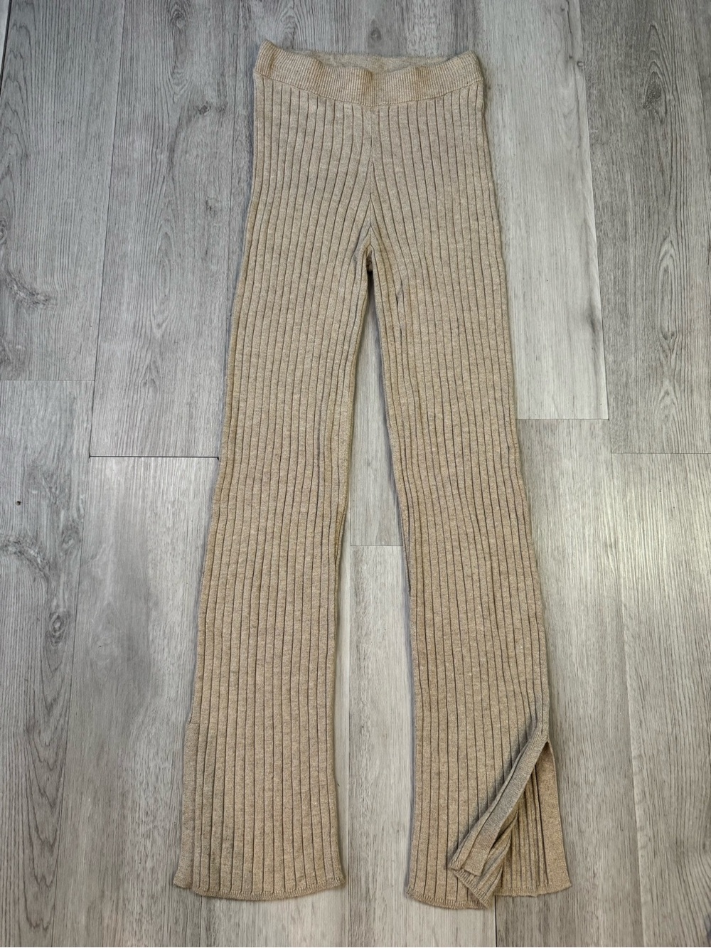 Gap Women’s Beige Cable Knit Sweater Split Flare Pants Size XS.